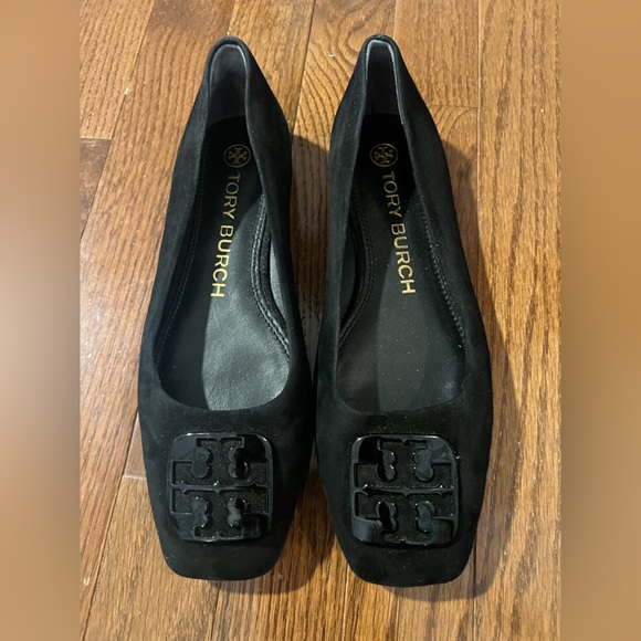 Tory Burch Georgia Black Suede Square Toe Ballet Flats with Emblem, size 7 EUC - Picture 2 of 13